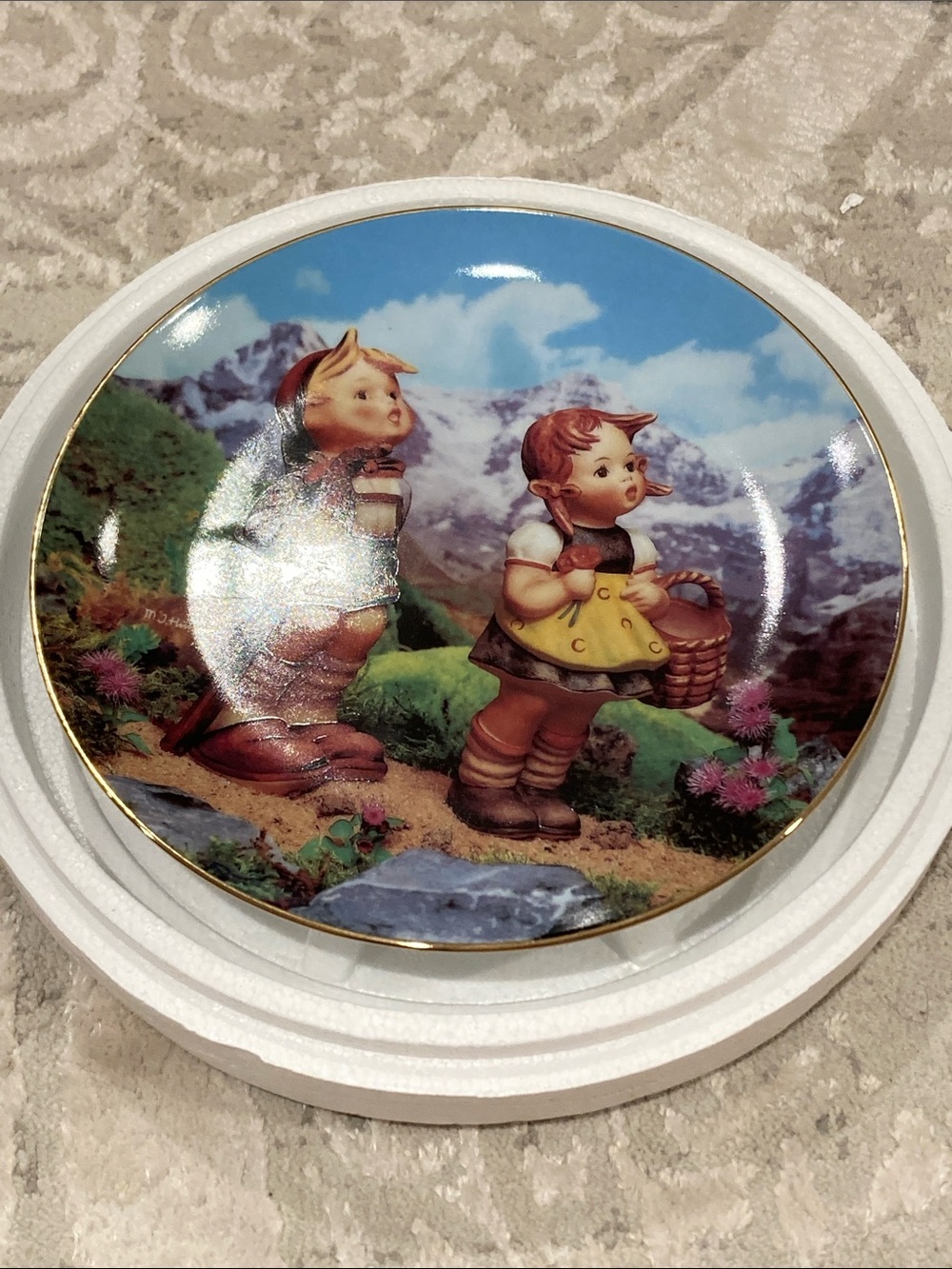Hummel Little Explorers Plate with COA 1992